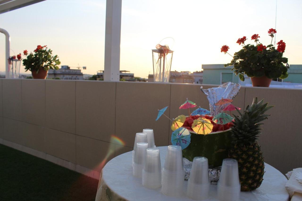 Hotel Aurora Mare Rimini Exterior photo