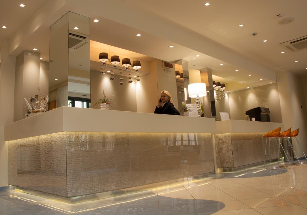 Hotel Aurora Mare Rimini Exterior photo