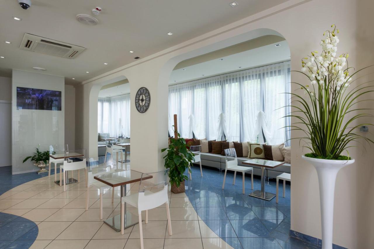 Hotel Aurora Mare Rimini Exterior photo